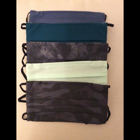 3 packs for $5. Athleta everyday 5 face mask. - Picture 4 of 7